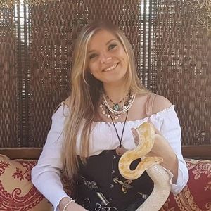 Meet your Posher, Sabrina